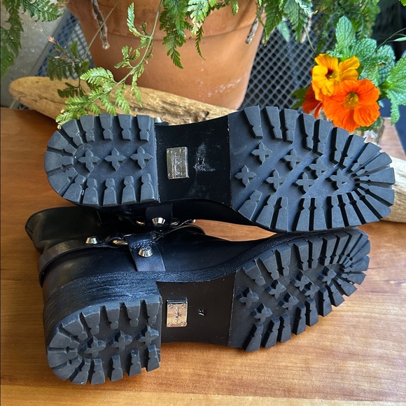 Michael Kors Crosby low Moto boot/black leather harness/polished hardware. Sz 7 - Picture 8 of 11